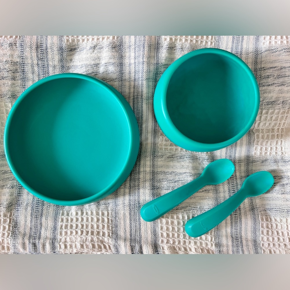 OXO Silicon Toddler plate, bowl, and spoons
